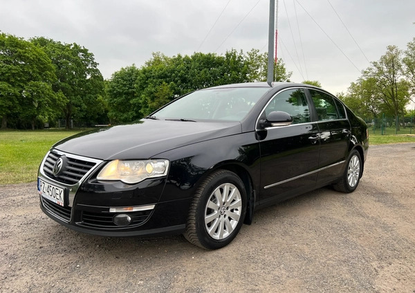 Volkswagen Passat cena 23900 przebieg: 225882, rok produkcji 2010 z Poznań małe 466